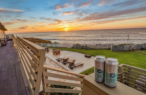 Sunset Cliffs Casa | Beachcliff 6 by AvantStay | Minutes to Ocean Beach