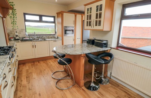 Whitby Cabaña | BEACHCREST, pet friendly, character holiday cottage in Whitby