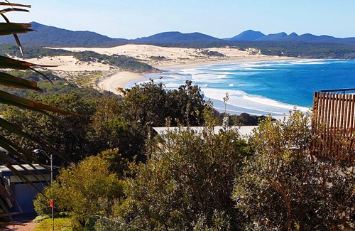 Boat Harbour Villa | Beaches, magnificent views and a luxury townhouse adjacent to the National Park.