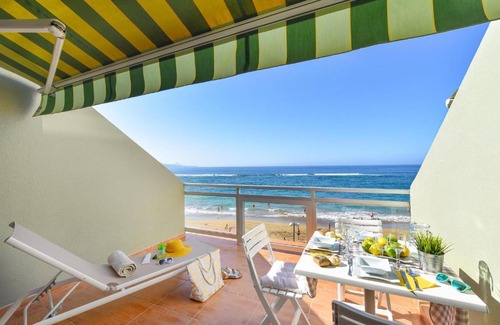 Las Palmas de Gran Canaria Apartamento | Beachfront Apartment Las Canteras LM52YY by VillaGranCanaria