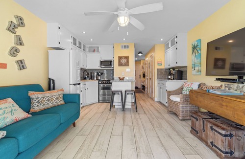 Galveston Condominio | Beachfront 1-bedroom condo Sleeps 6 on Galveston Seawall