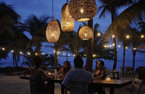 Mahahual Apartamento | Beachfront 1BR Apartment w/ Terrace & Beach Club
