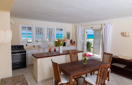 Silver Sands Apartamento | Frente a la playa de 2 dormitorios apt. No. 1 en la playa de arena blanca de Silver Sands