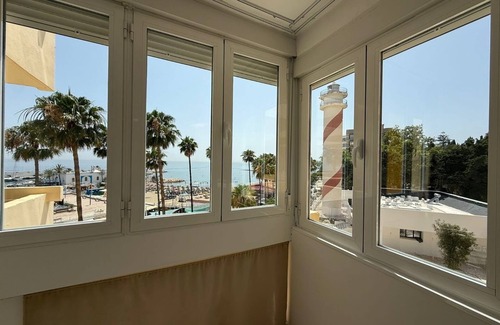 Marbella Seafront Promenade Apartamento | Beachfront 2-Bedroom Apartment – Prime Location