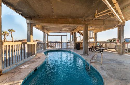 Gulf Shores Casa | Beachfront - 2 Bedrooms - Big Screen TV