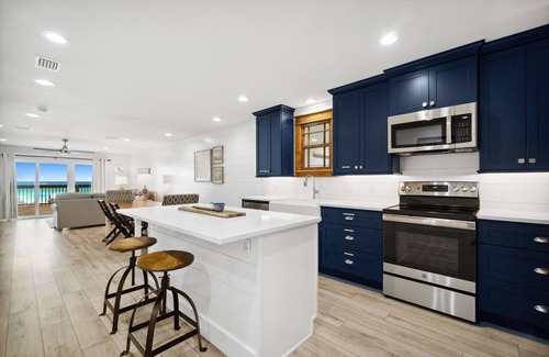 Lower Grand Lagoon Casa | Beachfront 2-bedroom vacation home on Panama City Beach. Perfect for families!