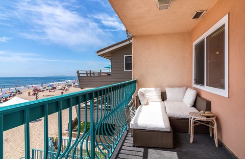 Carpinteria Condominio | Un verdadero condominio frente a la playa en Carpinteria. Justo en la arena! CS 312