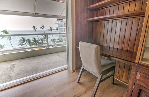 Bucerias Condominio | Beachfront 2BR Penthouse w/ Ocean Views & Pool