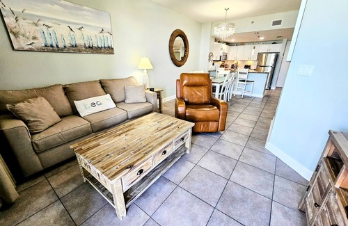 Panama City Beach Condominio | BEACHFRONT 2nd floor Spectacular Condo 2 BR/2 BA Sleeps 8 Adults!