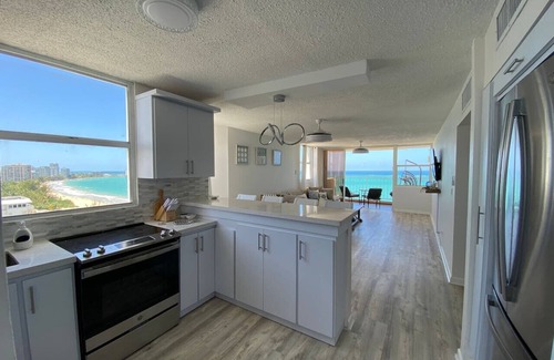 Isla Verde Condominio | Beachfront 3 Bdrm Gem in Isla Verde Walk 2 Eat
