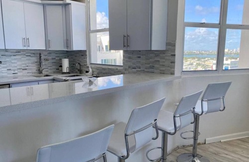 Isla Verde Condominio | Beachfront 3 Bdrm Gem in Isla Verde Walk 2 Eat