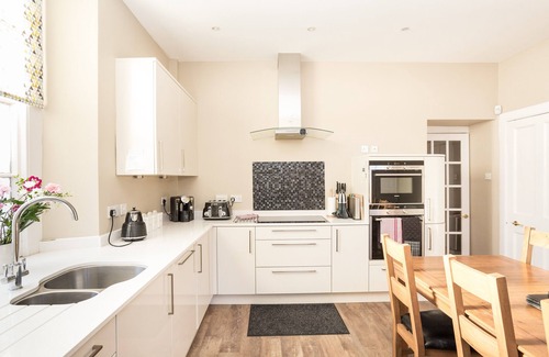 North Berwick Apartamento | Beachfront 3 bedroom ground floor luxury holiday apartment in North Berwick with parking