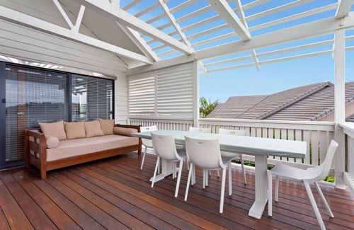 Warana Casa | Beachfront 3-Bed with Private Pool & Fireplace