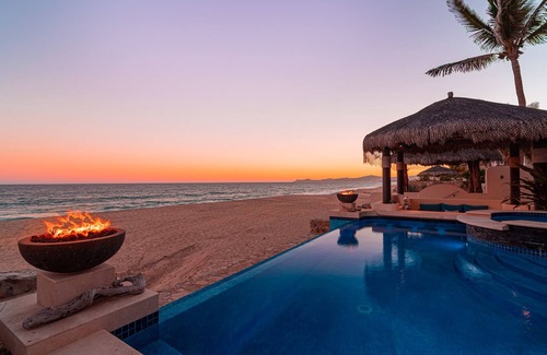 Buzzards Casa | Beachfront 4BD Villa with Beachfront Club Access