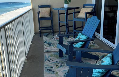 Panama City Beach Condominio | Beachfront 3bedroom condo watch dolphins play from the balcony fitness room pool