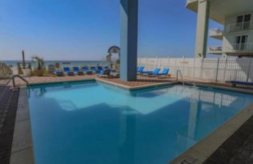 Panama City Beach Condominio | Beachfront 3bedroom condo watch dolphins play from the balcony fitness room pool