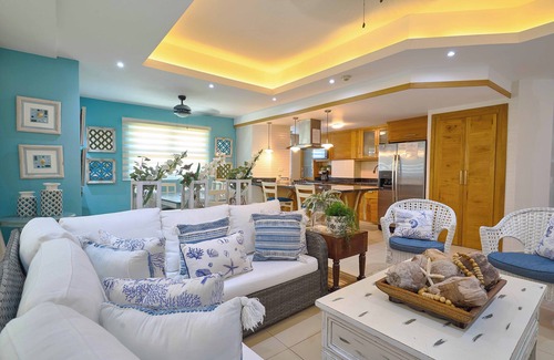 Villas Del Mar Apartamento | Enorme 3Hab Frente de Playa SmartTV Parqueo Priv.