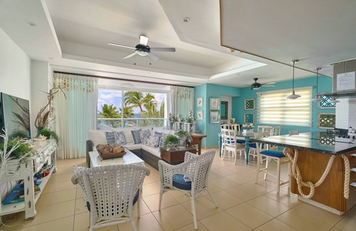 Villas Del Mar Apartamento | Enorme 3Hab Frente de Playa SmartTV Parqueo Priv.