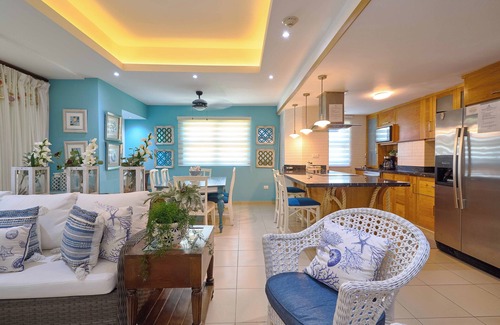 Villas Del Mar Apartamento | Enorme 3Hab Frente de Playa SmartTV Parqueo Priv.