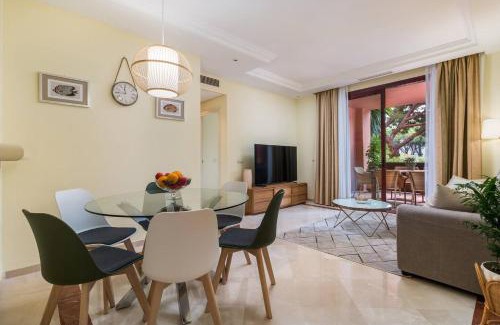 Nikki Beach Apartamento | Beachfront, 3pools, King Bed, Free Gymparking