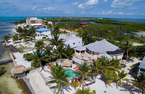Boca Ciega Casa | 🌴 Casa frente a la playa 4BR / 2BA con piscina privada, aire acondicionado en todas las habitaciones 😎