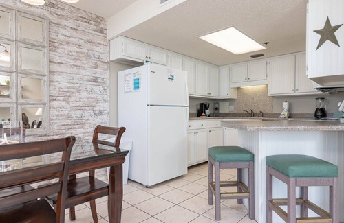 Orange Beach Condominio | * FRENTE AL MAR * Condominio en el 4to piso ~ Phoenix East ~ Balcón ~ * FRENTE AL MAR NARANJA