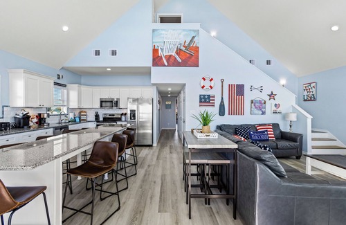 Gilchrist Casa | Beachfront 5BR | Hot Tub, Game Room & Lift
