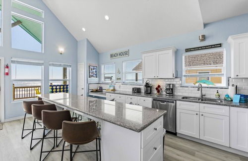Gilchrist Casa | Beachfront 5BR | Hot Tub, Game Room & Lift
