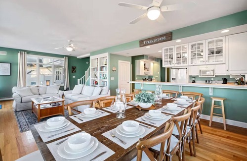 Wareham Casa | Beachfront 5BR with Ocean View, Pool Table, Arcade Game, Kayaks, Baby Crib