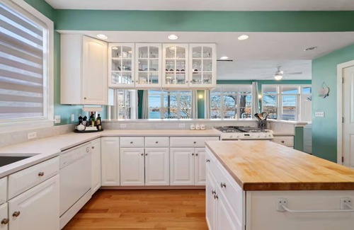 Wareham Casa | Beachfront 5BR with Ocean View, Pool Table, Arcade Game, Kayaks, Baby Crib