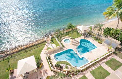 Stella Apartamento | Beachfront 5th floor at Pelican Reef