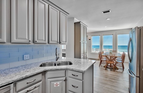 Miramar Beach Casa | Beachfront 7 Bed with splash pool - private beach! Spring discounts!