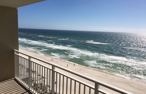 Panama City Beach Condominio | Condominio de lujo en el piso 9 frente a la playa! (Servicio de silla de playa incluido!)