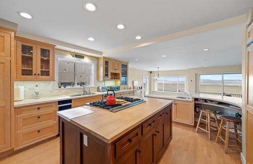Hollywood Beach Casa | Beachfront abode with spacious deck, pool table, gas grill, smart TVs, & W/D