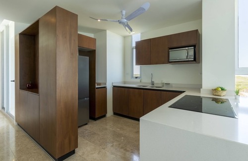 Miramar Apartamento | Beachfront apartment with private balcony, heated pool & stunning views