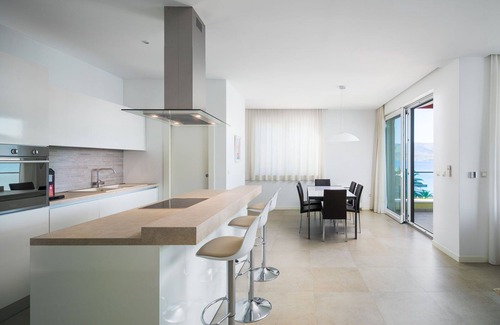 Slatine Apartamento | Beachfront Apartment Lemonade VI