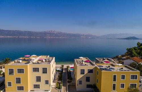 Slatine Apartamento | Beachfront Apartment Lemonade VI