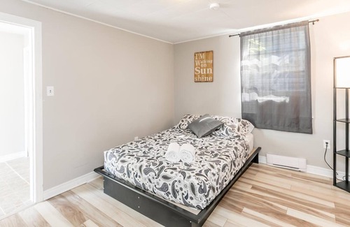 Wasaga Beach Hotel | Beachfront at Beach1 Motel