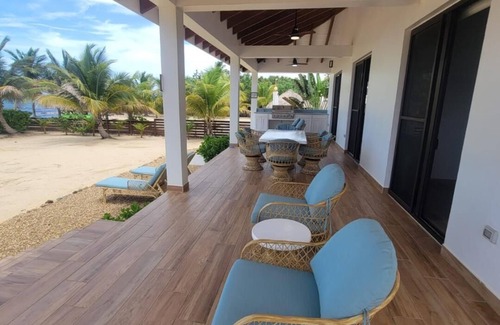 Sittee River Casa | Beachfront Beach Heaven Beach House
