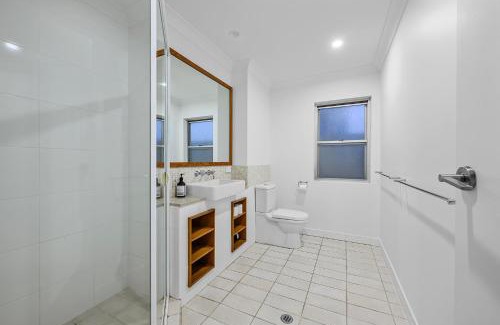 Main Beach Casa | BEACHFRONT Beauty!