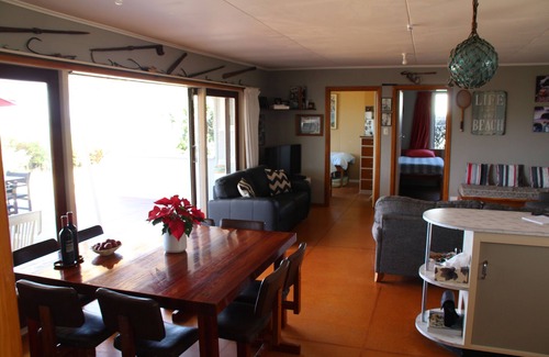 Waimarama Casa | Beachfront beauty