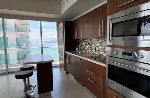 North Hotel Zone Condominio | Octubre Fechas disponibles Vistas panorámicas frente a la playa Espectacular condominio y comodidades