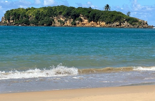 Cerro Gordo Apartamento | Beachfront Bliss: 2BR Family-Friendly Retreat