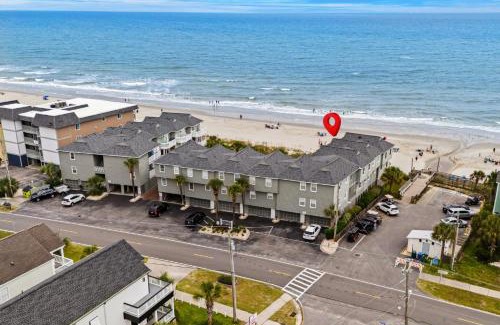 Surfside Beach Casa | Beachfront Bliss-Admirals Quarters II Oceanfront