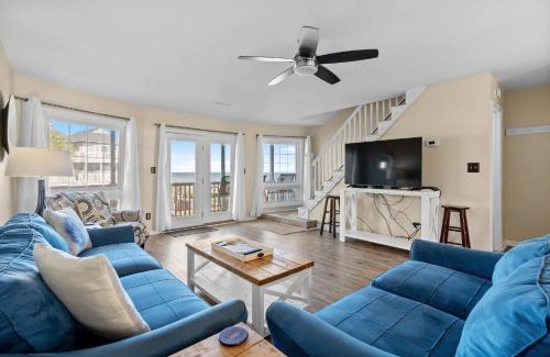 Surfside Beach Casa | Beachfront Bliss-Admirals Quarters II Oceanfront