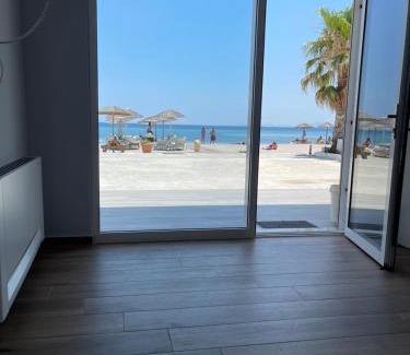 Kardamena Casa | Beachfront Bliss