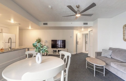 Daytona Beach Apartamento | Beachfront Bliss at Ocean Walk Resort!