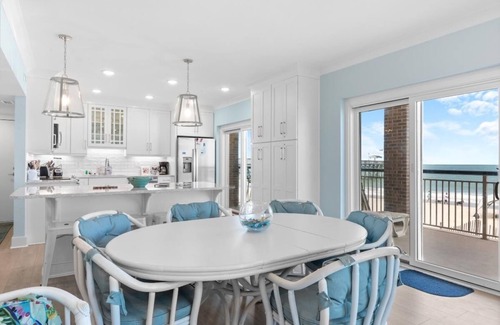 Georgetown County Condominio | Beachfront Bliss: 3 Bdrm 1st Flr