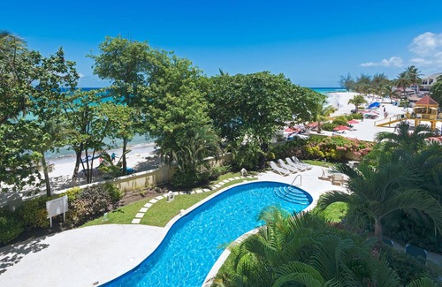 St. Lawrence Gap Apartamento | Condominio moderno frente a la playa con piscina - Sapphire Beach 205 (2 camas)