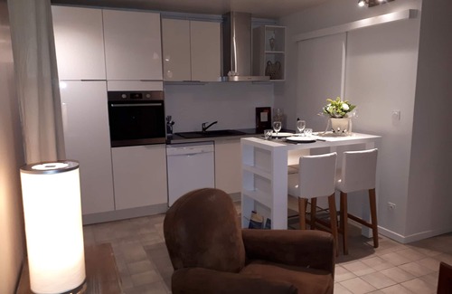 Donville-les-Bains Casa | Cabaña frente al mar, terraza y parking privado.